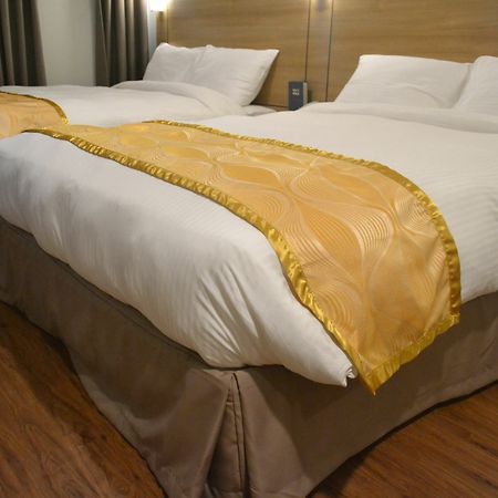 Vista Real Hotel Tagaytay City Екстериор снимка