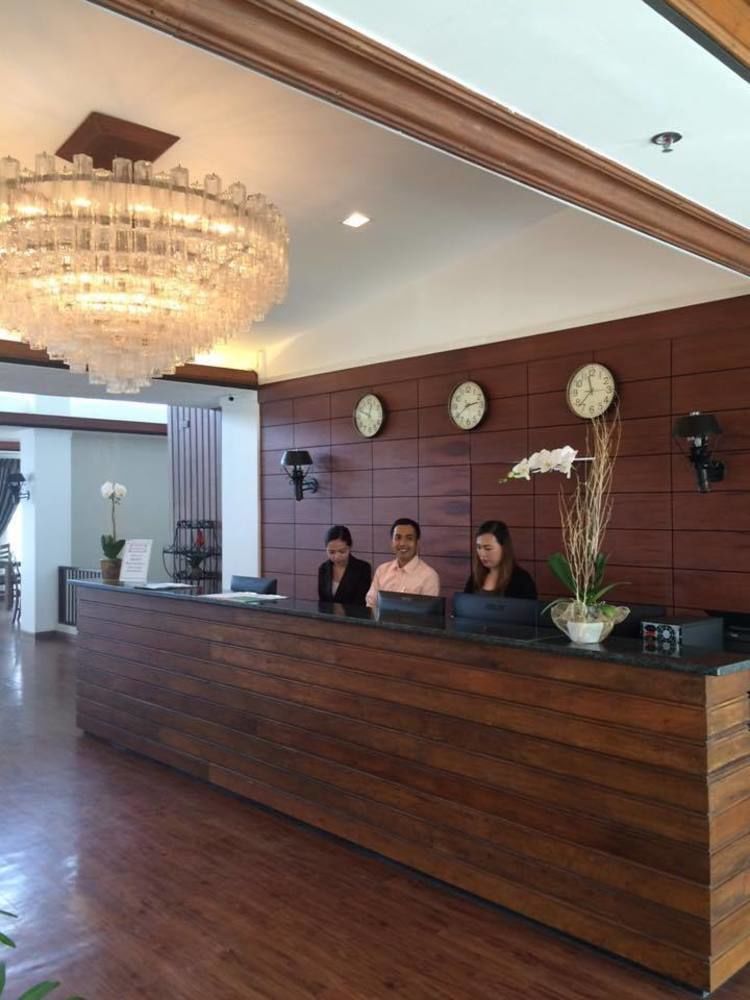 Vista Real Hotel Tagaytay City Екстериор снимка