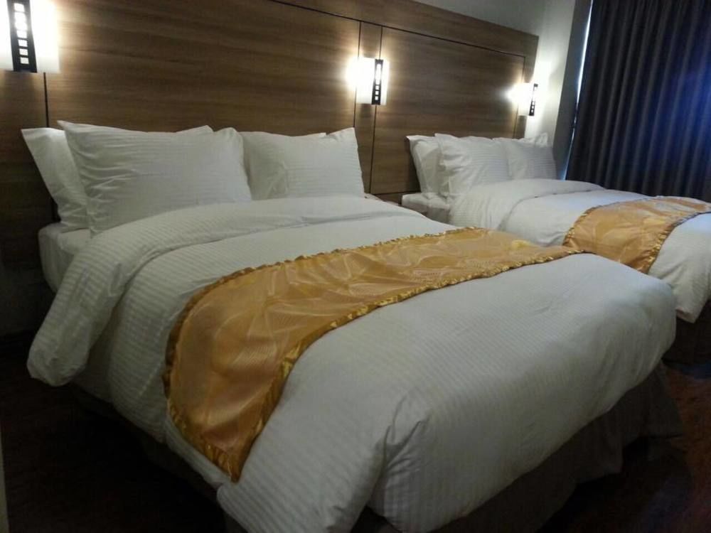 Vista Real Hotel Tagaytay City Екстериор снимка