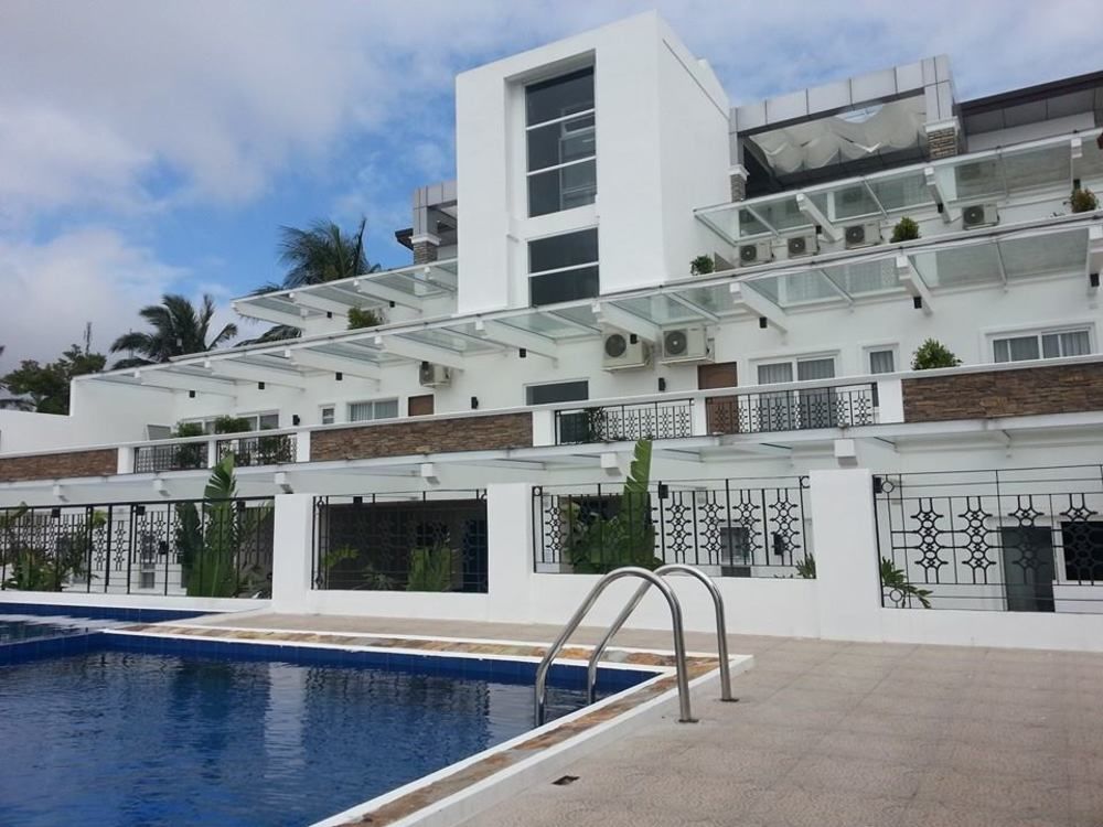 Vista Real Hotel Tagaytay City Екстериор снимка