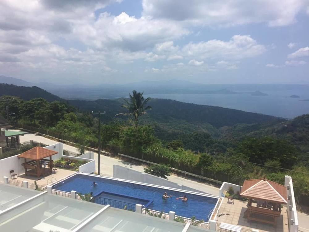 Vista Real Hotel Tagaytay City Екстериор снимка