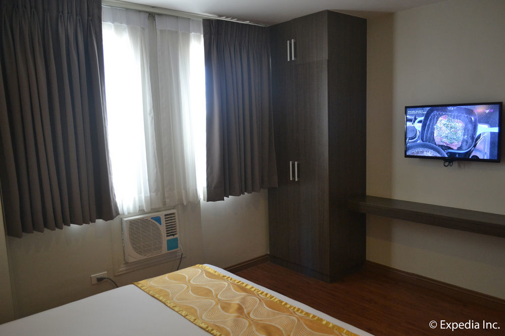 Vista Real Hotel Tagaytay City Екстериор снимка
