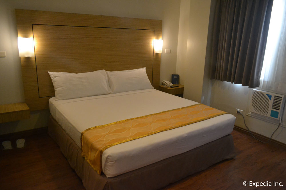Vista Real Hotel Tagaytay City Екстериор снимка