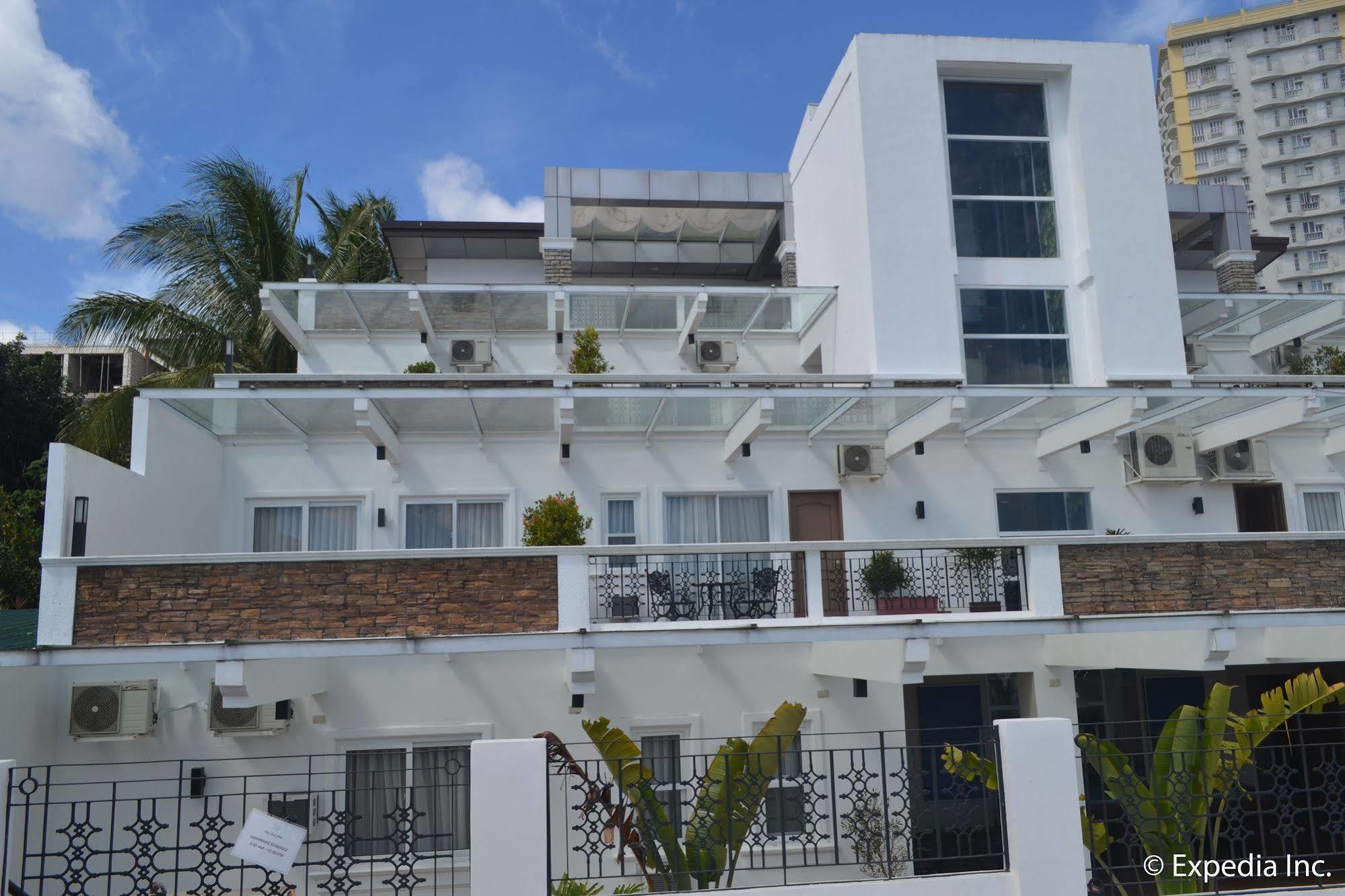 Vista Real Hotel Tagaytay City Екстериор снимка