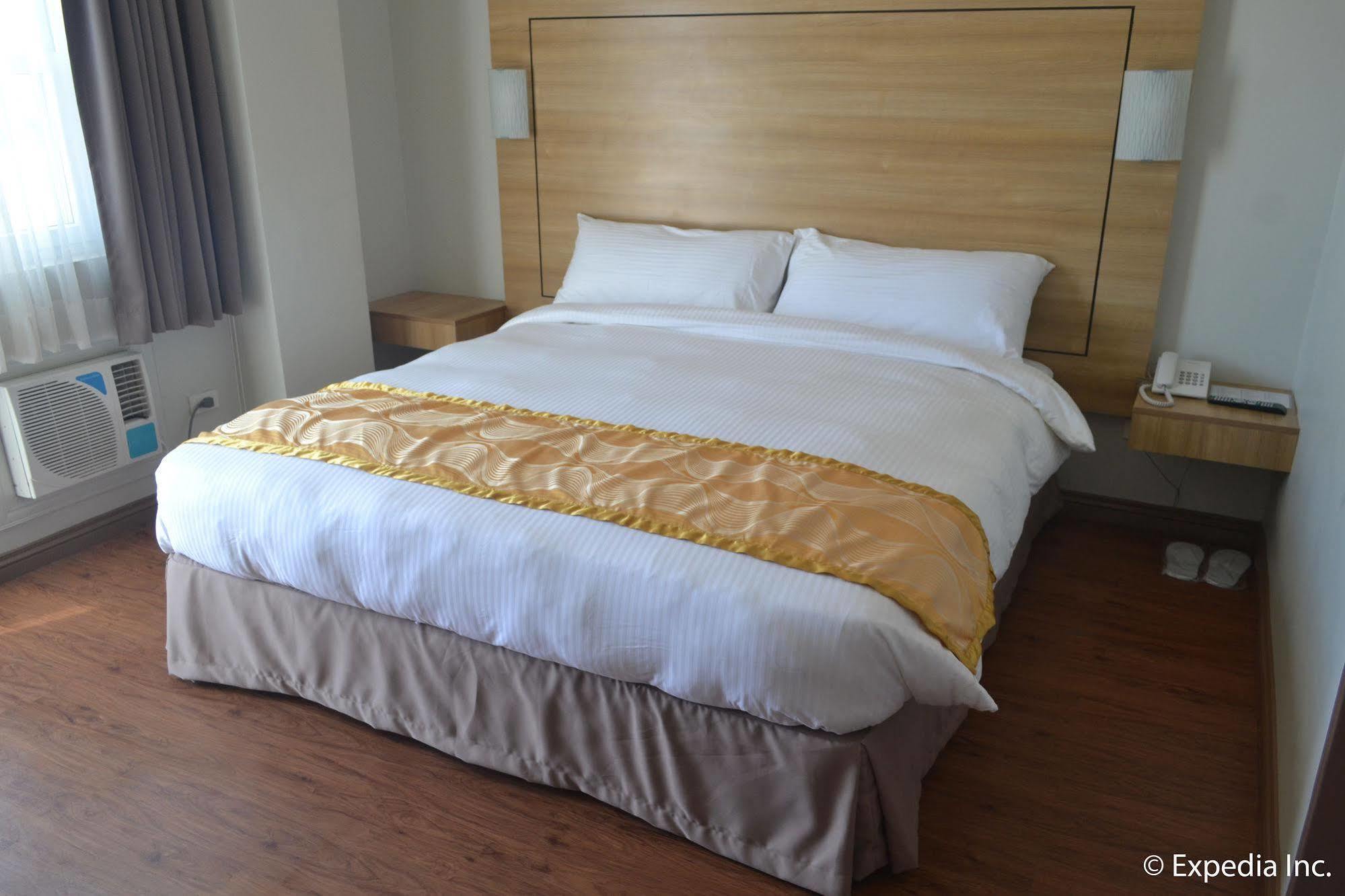 Vista Real Hotel Tagaytay City Екстериор снимка